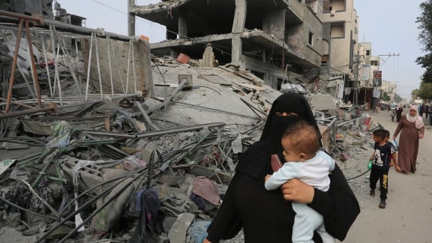  Gaza coupée du monde extérieur alors que l’armée israélienne affirme qu’elle passe à la prochaine étape de la guerre