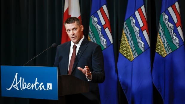  L’Alberta est prête à entamer des discussions sur un éventuel retrait du RPC, selon le ministre des Finances