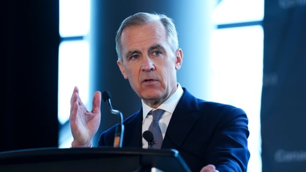  L’ancien gouverneur de la Banque du Canada, Carney, remet en question la baisse du prix du carbone sur le mazout domestique