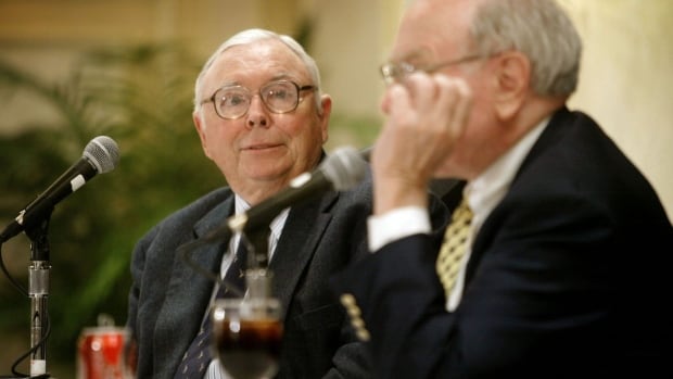  Charlie Munger, bras droit de Warren Buffett, est décédé à 99 ans