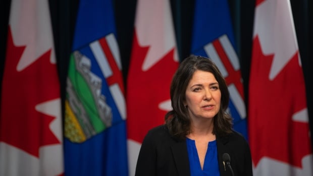  Danielle Smith invoquera la Loi sur la souveraineté sur les règles de pouvoir d’Ottawa la semaine prochaine, selon des sources