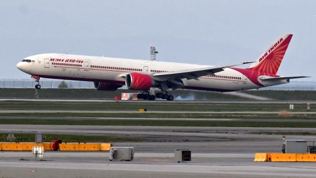  Le ministre des Transports et la GRC déclarent que le Canada enquête sur les « menaces » contre Air India