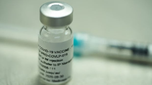  Les députés étudieront les 300 millions de dollars versés par le gouvernement libéral au fabricant de vaccins contre la COVID-19, désormais fermé