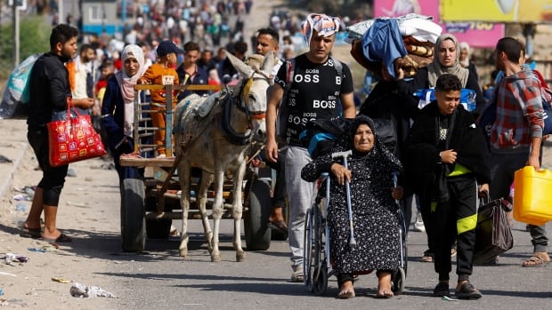  Un voyage périlleux pour d’innombrables Palestiniens qui tentent de fuir le danger dans le nord de Gaza
