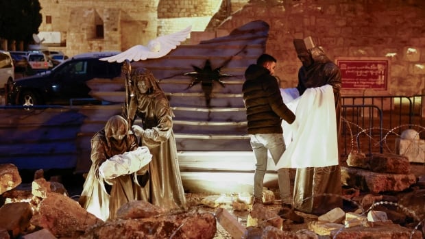  À Bethléem, c’est Noël en deuil au milieu de la guerre en cours à Gaza