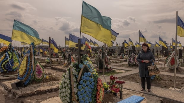  Des centaines de milliers de blessés et de morts en Ukraine alors que la guerre se poursuit, selon les renseignements