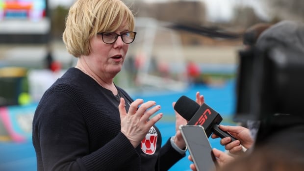  Le ministre des Sports va lancer un « mécanisme indépendant » pour examiner les abus dans les sports canadiens