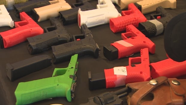  Le projet de loi libéral sur le contrôle des armes à feu est adopté au Sénat et devrait devenir loi
