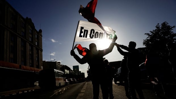  Les électeurs chiliens rejettent la proposition conservatrice visant à remplacer la constitution de l’époque de la dictature