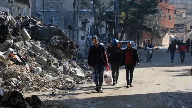  Les forces israéliennes bombardent des camps de réfugiés dans le centre de Gaza alors que l’ONU nomme un coordinateur humanitaire