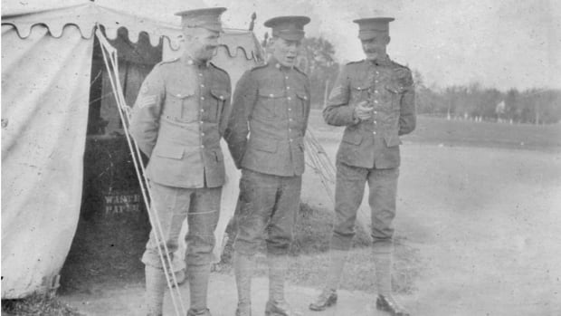  Les restes d’un soldat canadien inconnu de la Première Guerre mondiale identifiés en France
