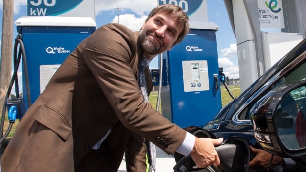  Ottawa devrait publier mardi les règlements promis sur la vente de véhicules électriques