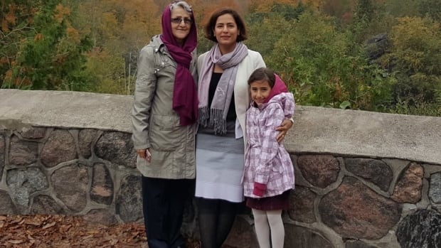  Un militant iranien canadien affirme que l’Iran ne laissera pas ses parents quitter le pays