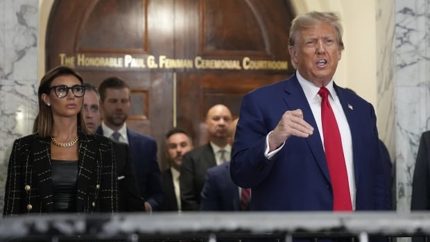  Donald Trump interrompu par le juge après une diatribe cinglante dans la salle d’audience lors de la conclusion du procès pour fraude