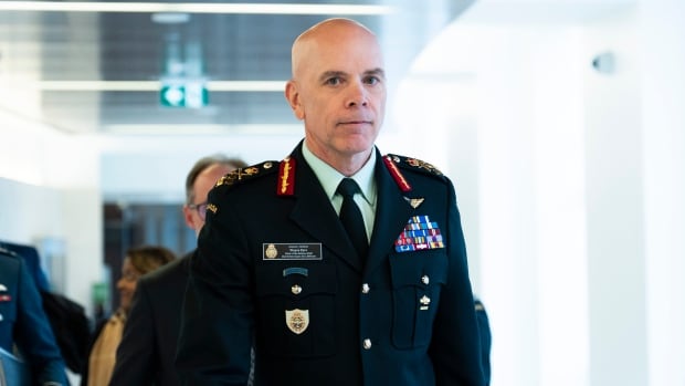 Le général Wayne Eyre quitte son poste de plus haut commandant militaire du Canada