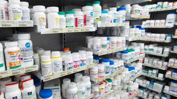  Le ministre de la Santé de la Colombie-Britannique dit qu’il s’attend à ce qu’Ottawa protège les Canadiens des pénuries de médicaments