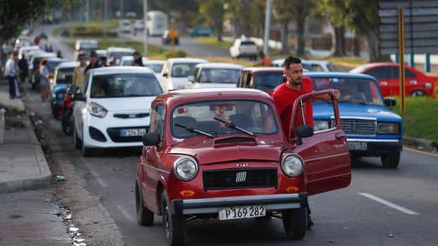  Les Cubains font face à la flambée des prix du carburant alors que les touristes canadiens se précipitent pour des escapades hivernales