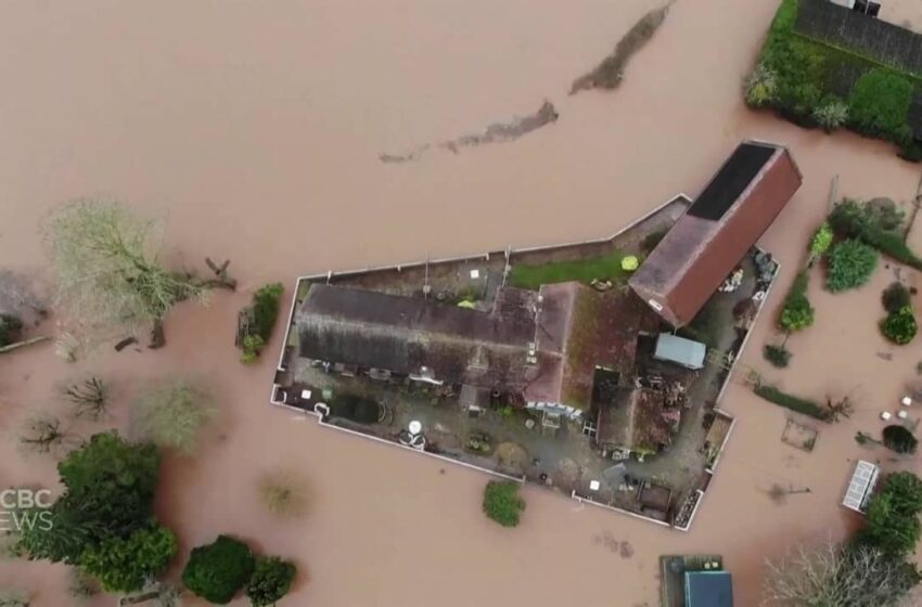  Les inondations représentaient un risque majeur pour sa maison, alors il a construit un mur