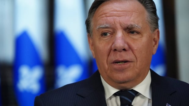  « Point de rupture » : le premier ministre du Québec demande à Trudeau de ralentir l’afflux de demandeurs d’asile