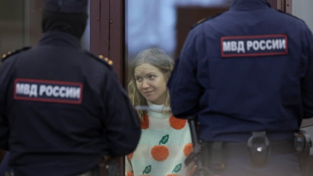  Une Russe condamnée à 27 ans de prison pour l’attentat mortel contre un blogueur pro-guerre