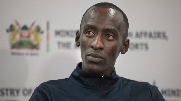  Kelvin Kiptum, détenteur du record du monde de marathon, et son entraîneur décèdent dans un accident de voiture au Kenya