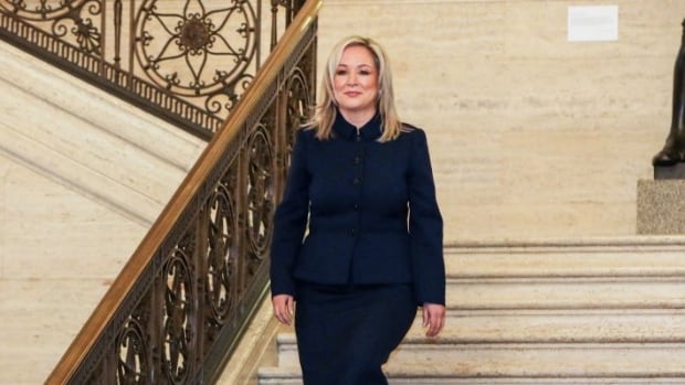  L’Irlande du Nord nomme la nationaliste Michelle O’Neill au poste de première ministre