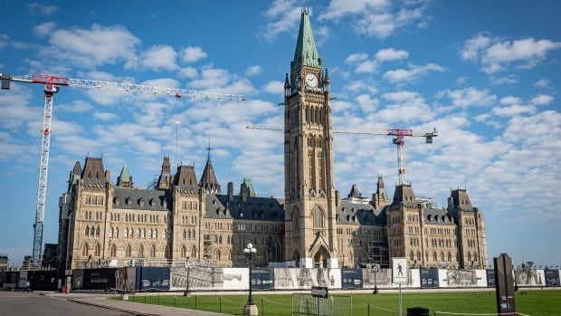  La réduction des dépenses de 500 millions de dollars du gouvernement Trudeau n’affecte guère les services (rapport)