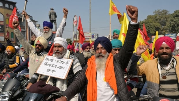  Pourquoi des dizaines de milliers d’agriculteurs indiens marchent vers New Delhi