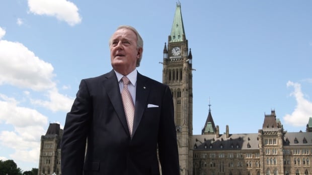  Amis et admirateurs se souviennent de Brian Mulroney pour ses politiques capitales qui ont changé le Canada