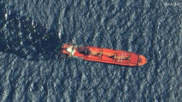  Déversement de pétrole et d’engrais dans la mer Rouge à partir d’un cargo touché par les Houthis