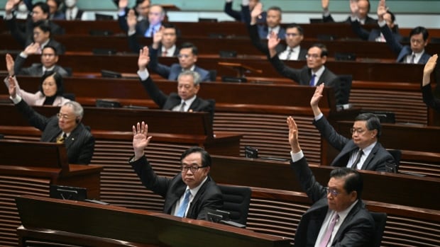  La nouvelle loi sur la sécurité de Hong Kong étend sa portée à l’étranger.  Ce qu’il faut savoir sur les lois de l’article 23