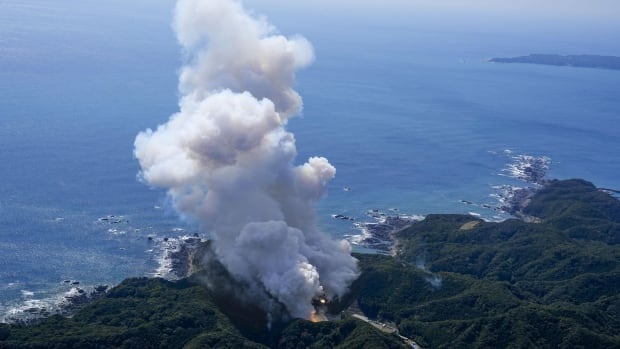  La première tentative de lancement d’une fusée du secteur privé au Japon explose peu après le décollage