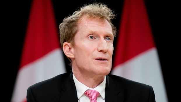  Ottawa dit qu’il contournera le plafond d’immigration du Québec pour accélérer la réunification familiale