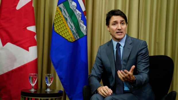  Trudeau dénonce les politiciens « pensant à court terme » alors que les premiers ministres le pressent de geler la hausse du prix du carbone